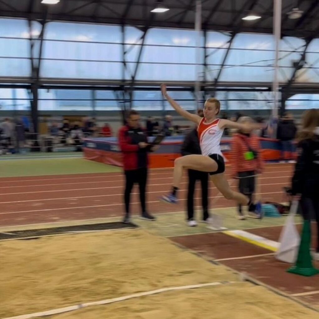 Peut être une image de 4 personnes et athlétisme