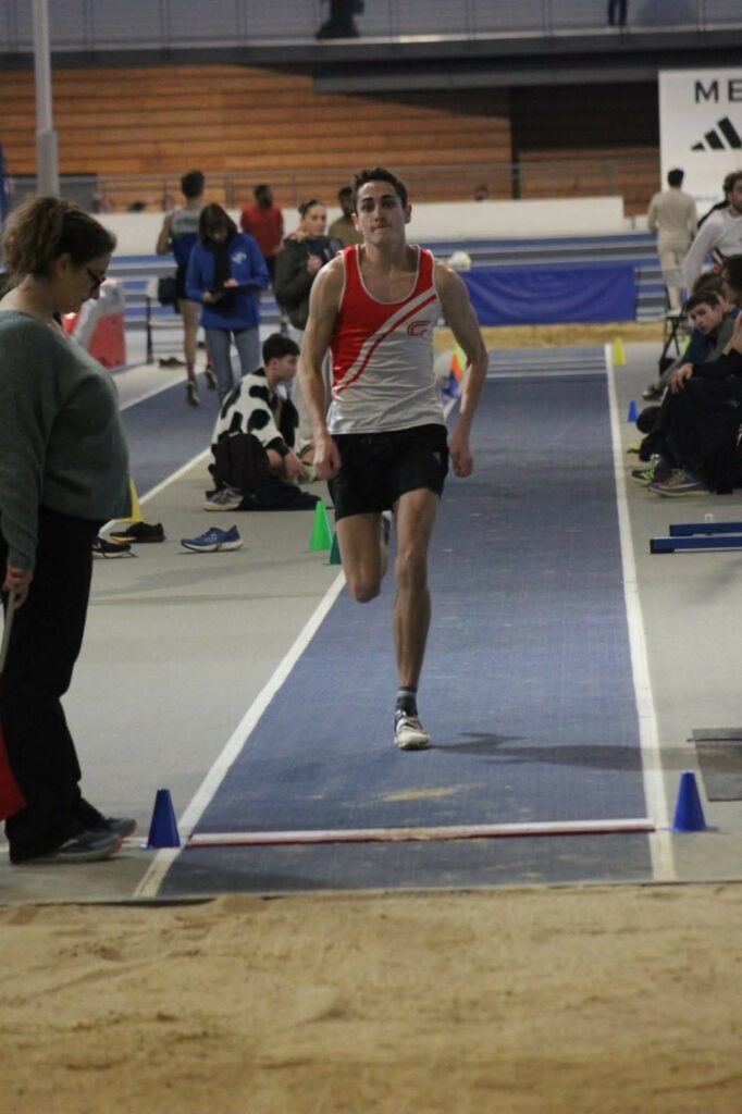 Peut être une image de 9 personnes et athlétisme